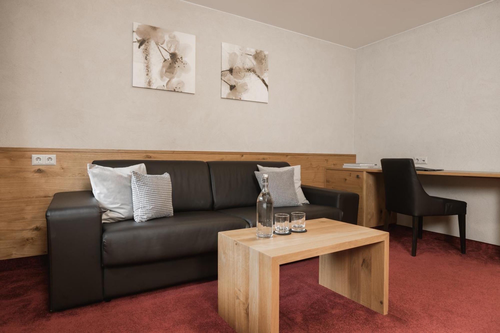 Miaflor Familien- & Aktivresort Ried im Oberinntal Room photo