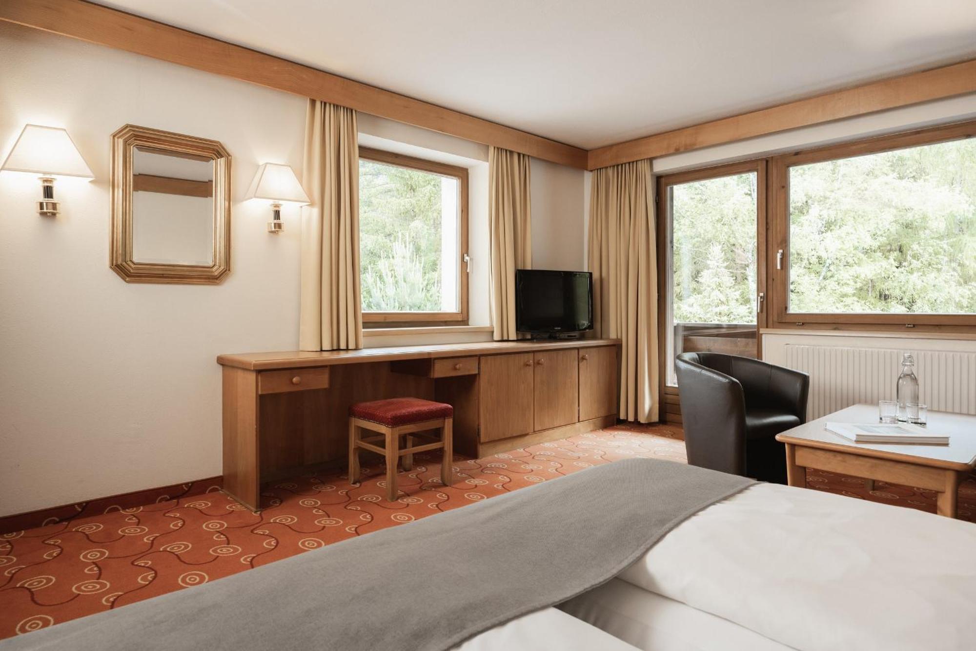 Miaflor Familien- & Aktivresort Ried im Oberinntal Room photo