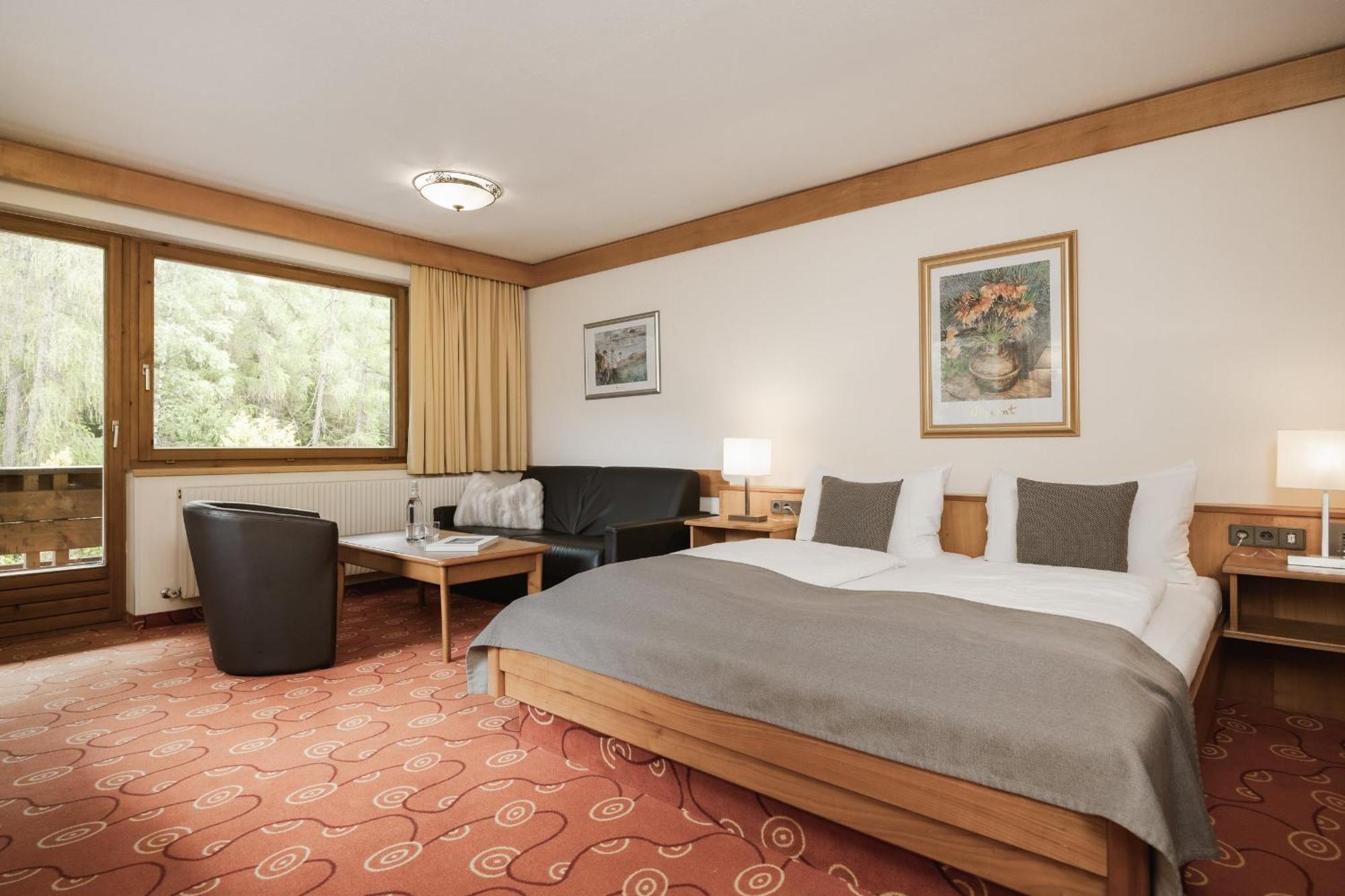 Miaflor Familien- & Aktivresort Ried im Oberinntal Room photo