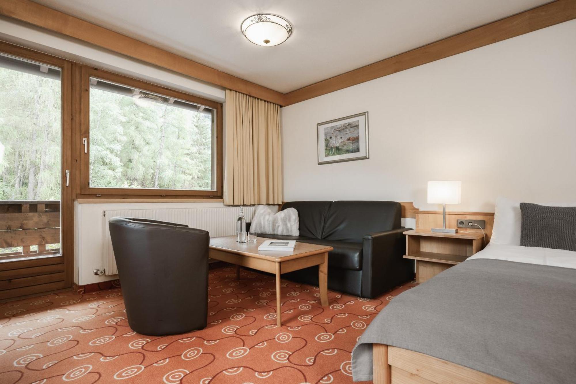 Miaflor Familien- & Aktivresort Ried im Oberinntal Room photo